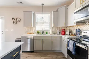Luxe 3BR 2 BA | Historic District | Mins to CLT - Image 4