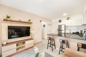 *Amazing location next to main Tourist attractions - Image 4