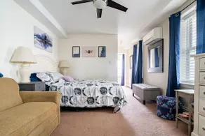 Private beachy one room suite - Image 2