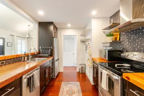 Vancouver 3BR Home • Very central - Image 4