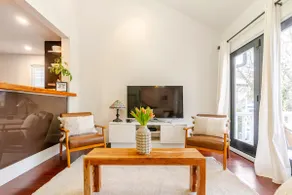 Vancouver 3BR Home • Very central - Image 2