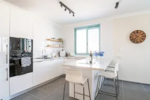Midrahov Luxury Apartment - Image 5