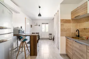 Quiet accommodation with wifi, air conditioning, and equipped for babies - Image 4