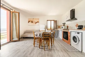 Beachfront studio - Image 3