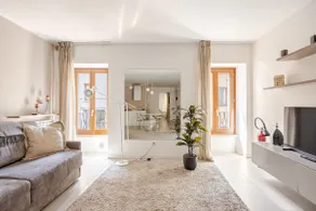Elegance & design steps from the historic center - Image 2