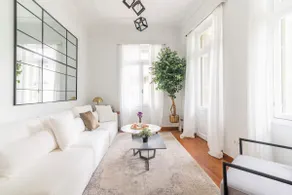 Architect's Acropolis Townhouse Oasis - Image 3