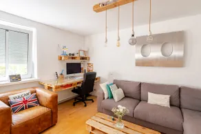 Spacious apartment and all yours! - Image 3