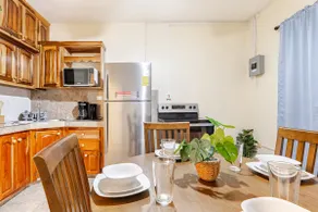 Cosy One Bedroom - Image 2