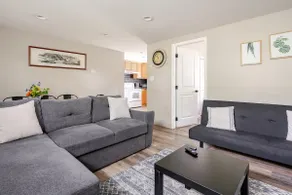 6 bdrm Renovated private rustic home - Image 4