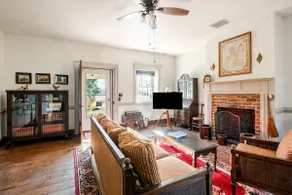 4BR Farmhouse - Week/Month Stays, Pet Friendly - Image 2