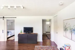 Gorgeous Stylish 1Br apartment - Image 5