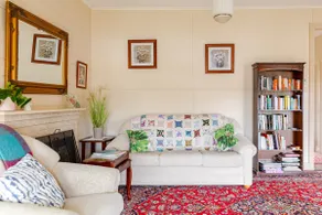 Cosy miner’s cottage in historic Korumburra - Image 3