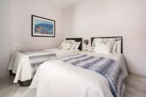 option 1 king bed - Image 4