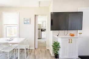 Modern 1Bdr Apt w/ Private Entrance - Image 3
