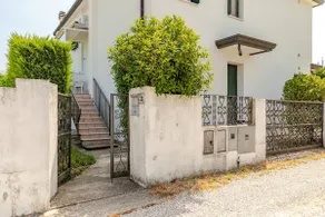Elegant apartment and free car parking - Quite area - Image 5