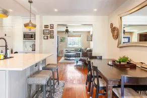Modern DC row house - Prime location, free parking - Image 5