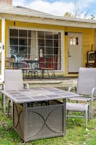 Cozy 3 bedroom home w/ 5 beds & 4 TVs - Image 5