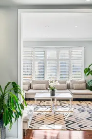 Spacious 5-Bed Home Near Airport| Free Parking+PS5 - Image 3