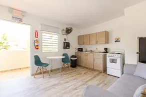 KOKO’S VILLA Apartment #9 - Image 4