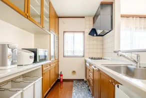 Spacious relaxing space/Free parking for 2 vehicles/Free WiFi - Image 3