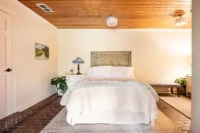 Southern Charm Guest House & Garden Escape - Image 5