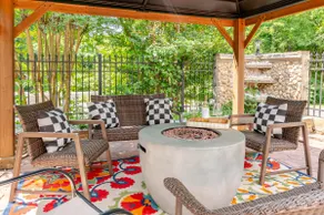 7BR Group Hub: Mins to National Harbor & DC - Image 4