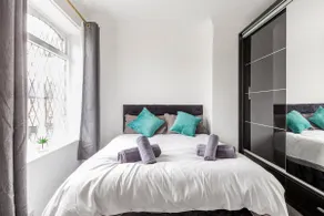 Memory Lane - beautifully renovated house close to motorway networks - Image 3