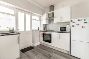 Memory Lane - beautifully renovated house close to motorway networks - Image 5