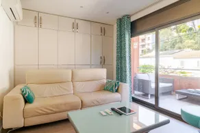 Renovated beachfront apartment - Image 4