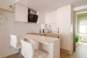Renovated beachfront apartment - Image 3