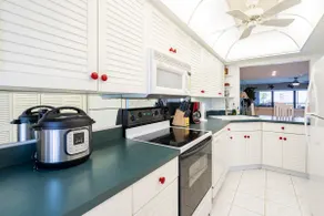 Cozy condo in Cedars East - Image 5