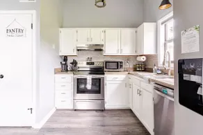 Remodeled duplex near Greensboro Coliseum - Image 4
