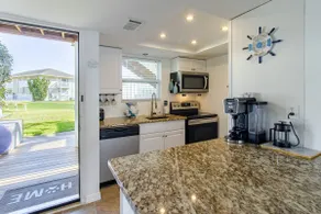 Boathouse condo. Private Beach. Waterfront, Harbor - Image 2