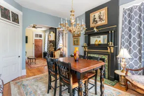 Romantic Victorian Comfort 10 Min to Arch - Image 2