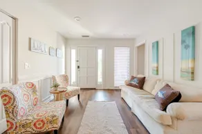 Newly Listed! Minutes from Beaches! - Image 5