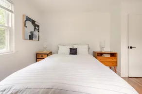 Well-appointed one bedroom Apt - Image 3