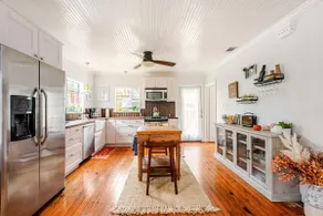 Townes Square-walking distance to everything - Image 3