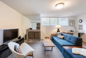 Bellevue 1 BD In-law Minutes From Microsoft - Image 2