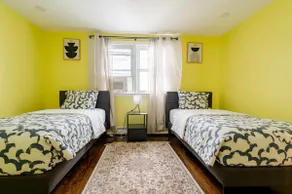 Spacious and Luxurious House - Image 4