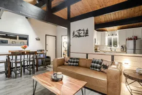 Snow Valley Retreat | With Hot Tub, BBQ, & Skiing - Image 4