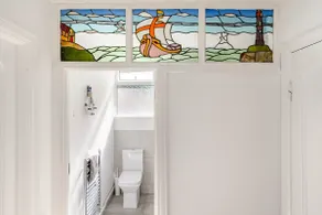 Charming Seaside Cottage in Leigh-on-Sea - Image 5