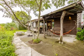 One group per day, private rental, handmade inn where you can enjoy the feeling of camping, wood-burning stove, BBQ stand free - Image 2