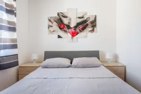 Seafront apartment •Free parking •20m to the beach - Image 3