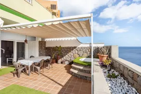 An apartment with an ocean view and a private Jacuzzi - Image 2