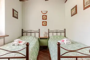 Typical Tuscan Cottage with swimming pool and park, five minutes from San Galgano - Image 3