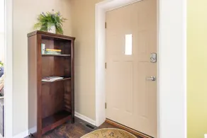 Apt with Foyer, Living, Bedroom, Bathroom, Kitchen - Image 3