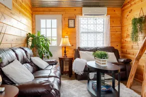 Cute 2 bedroom cabin - Image 2
