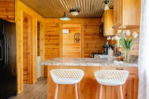 Cute 2 bedroom cabin - Image 3
