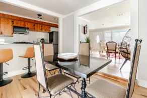 Modern 3BR Near SLU • Yard + BBQ + Free Parking - Image 4