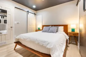 Newly Renovated Downtown Gem! - Image 5